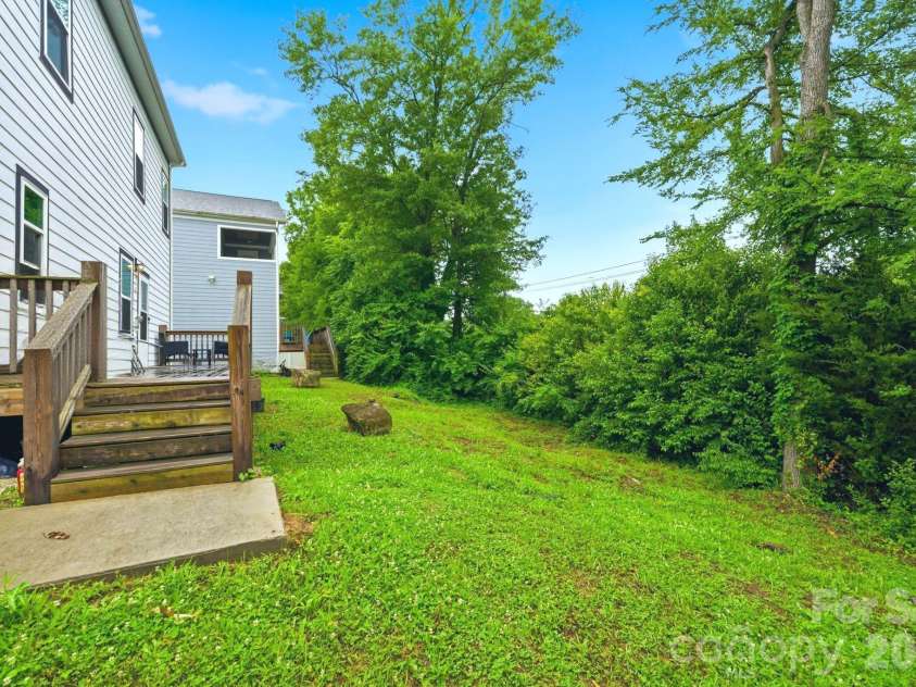 633 Grace Street, Gastonia, NC 28052.  MLS# CAR4387778, YatesRealty ID 28373. 