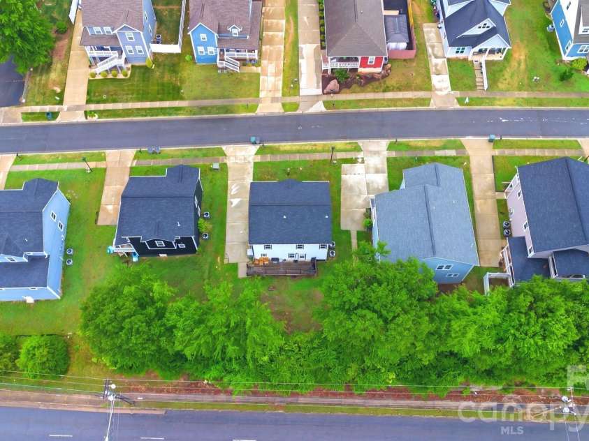 633 Grace Street, Gastonia, NC 28052.  MLS# CAR4387778, YatesRealty ID 28373. 