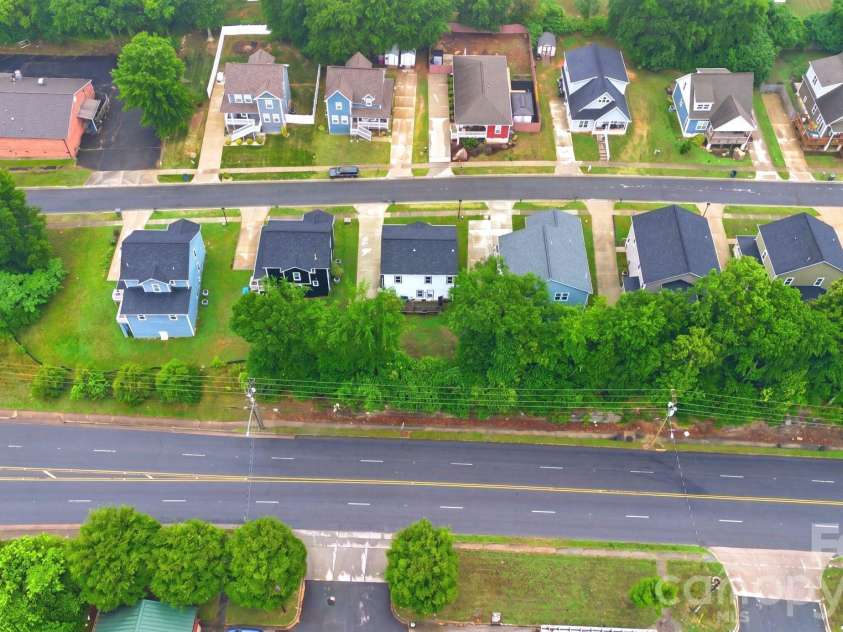 633 Grace Street, Gastonia, NC 28052.  MLS# CAR4387778, YatesRealty ID 28373. 
