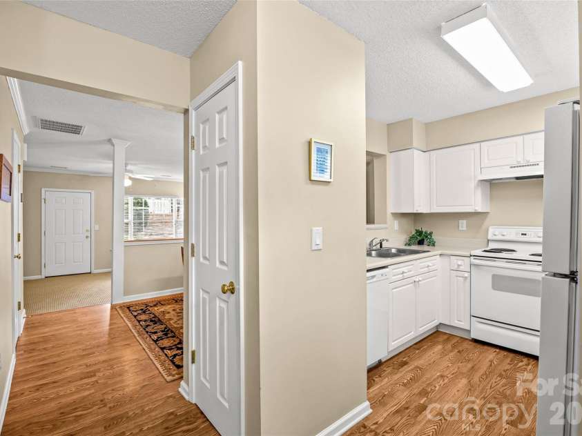 4259 Melrose Club Drive, Matthews, NC 28105.  MLS# CAR4387536, YatesRealty ID 28374. 