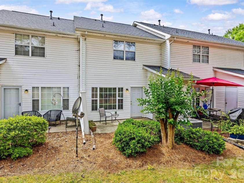 4259 Melrose Club Drive, Matthews, NC 28105.  MLS# CAR4387536, YatesRealty ID 28374. 