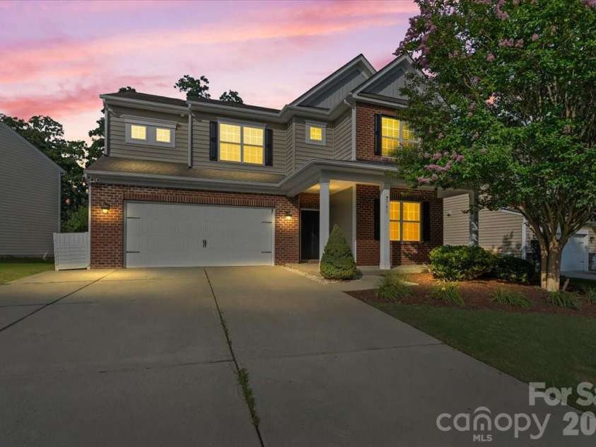 2701 Southern Trace Drive, Waxhaw, NC 28173.  MLS# CAR4388366, YatesRealty ID 28377. 