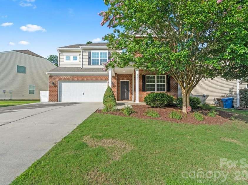 2701 Southern Trace Drive, Waxhaw, NC 28173.  MLS# CAR4388366, YatesRealty ID 28377. 