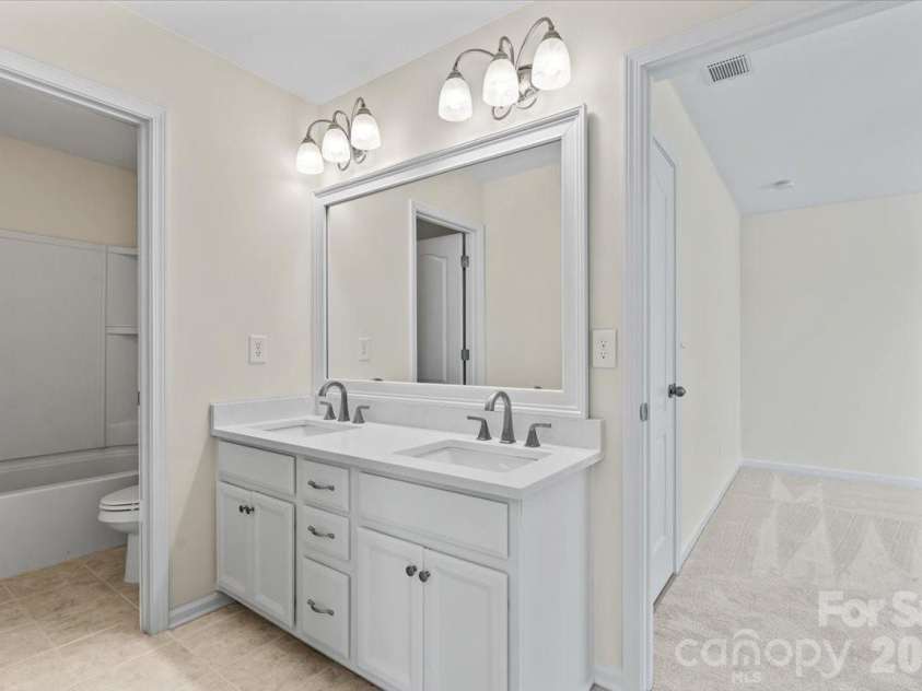 2701 Southern Trace Drive, Waxhaw, NC 28173.  MLS# CAR4388366, YatesRealty ID 28377. 