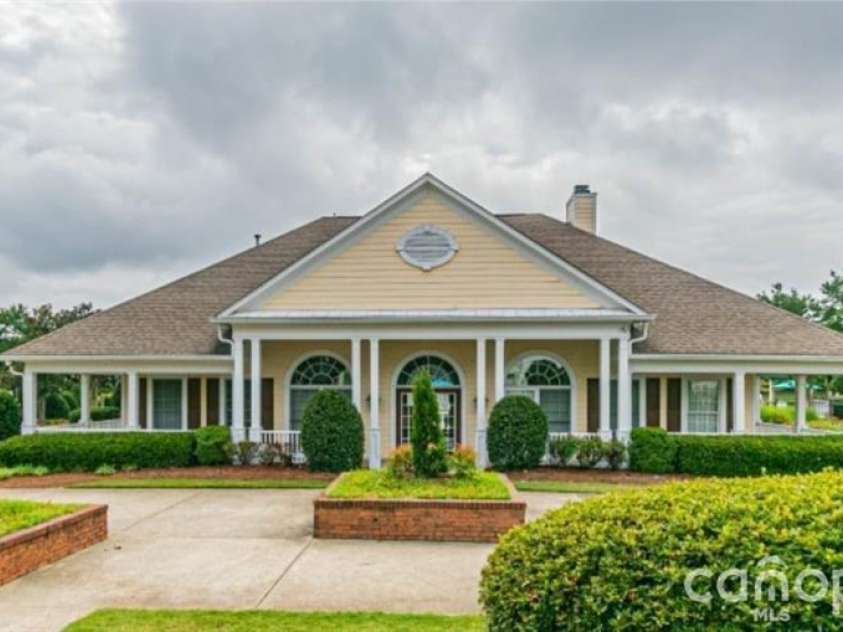 3186 Mannington Drive, Charlotte, NC 28270.  MLS# CAR4385897, YatesRealty ID 28378. 