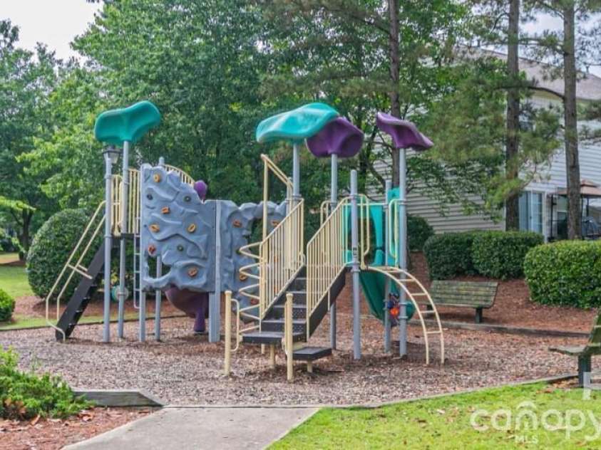3186 Mannington Drive, Charlotte, NC 28270.  MLS# CAR4385897, YatesRealty ID 28378. 
