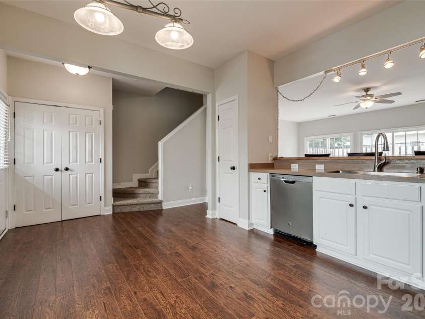 3186 Mannington Drive, Charlotte, NC 28270.  MLS# CAR4385897, YatesRealty ID 28378. 