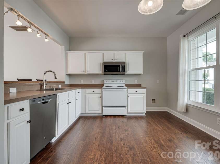 3186 Mannington Drive, Charlotte, NC 28270.  MLS# CAR4385897, YatesRealty ID 28378. 