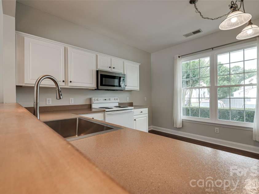 3186 Mannington Drive, Charlotte, NC 28270.  MLS# CAR4385897, YatesRealty ID 28378. 