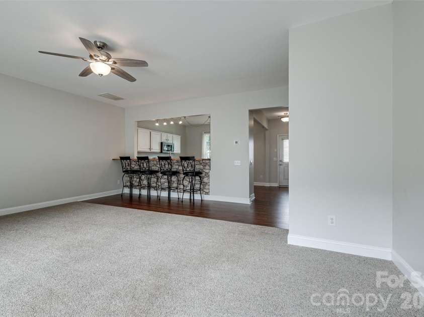 3186 Mannington Drive, Charlotte, NC 28270.  MLS# CAR4385897, YatesRealty ID 28378. 