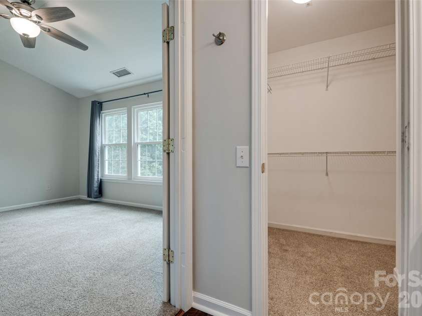 3186 Mannington Drive, Charlotte, NC 28270.  MLS# CAR4385897, YatesRealty ID 28378. 