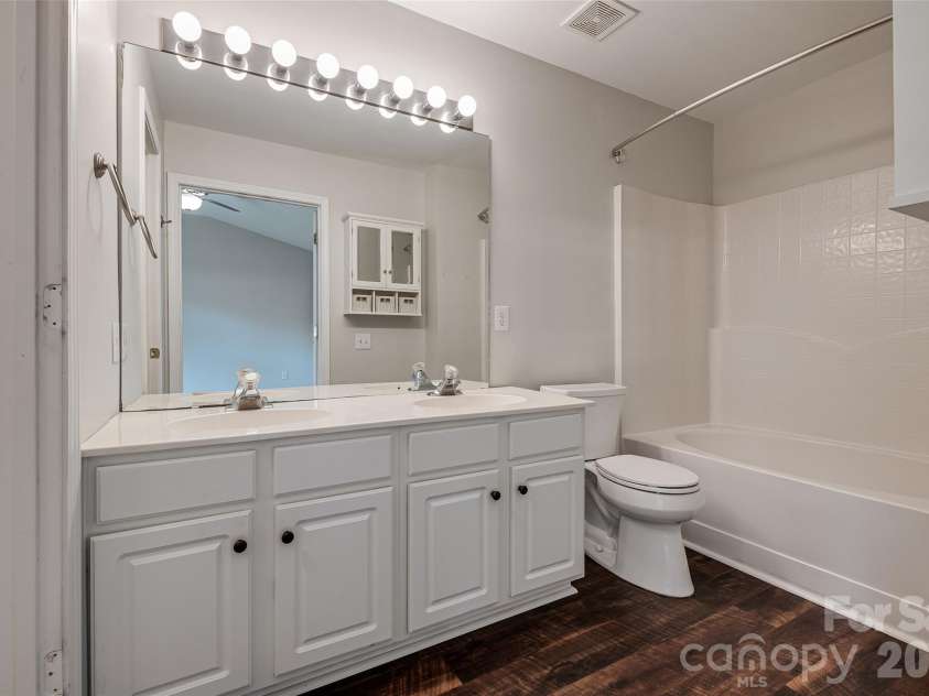 3186 Mannington Drive, Charlotte, NC 28270.  MLS# CAR4385897, YatesRealty ID 28378. 