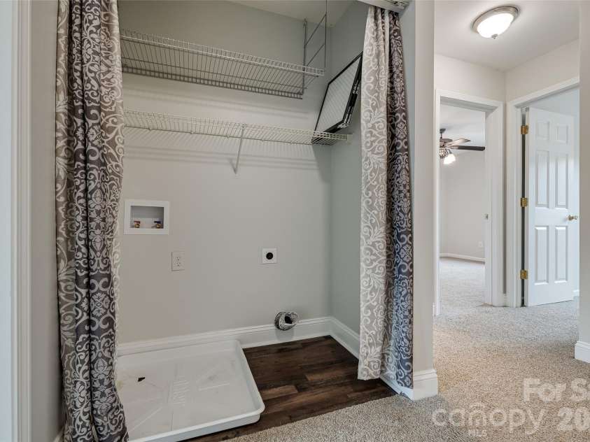 3186 Mannington Drive, Charlotte, NC 28270.  MLS# CAR4385897, YatesRealty ID 28378. 