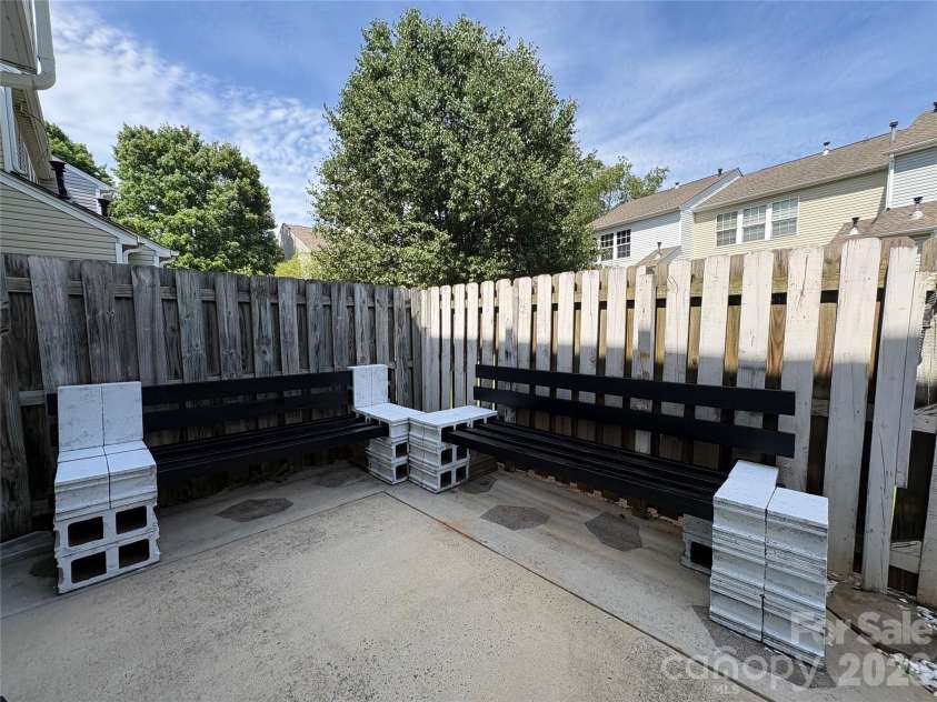 3186 Mannington Drive, Charlotte, NC 28270.  MLS# CAR4385897, YatesRealty ID 28378. 
