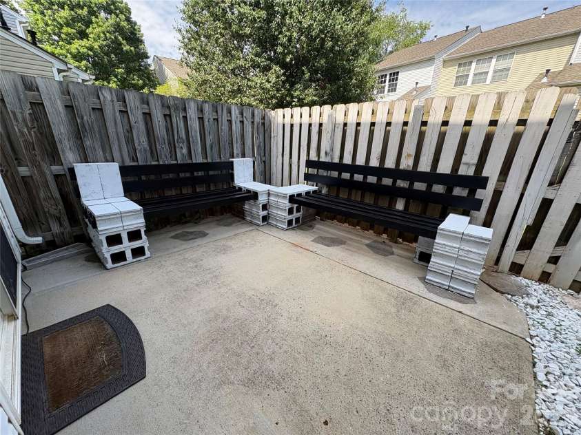 3186 Mannington Drive, Charlotte, NC 28270.  MLS# CAR4385897, YatesRealty ID 28378. 