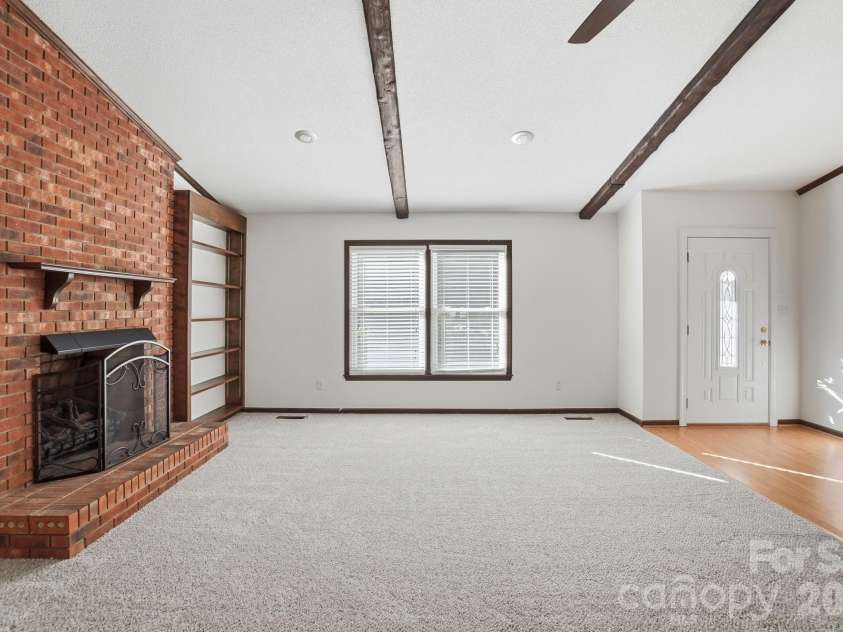 4604 Oakwood Circle, Gastonia, NC 28056.  MLS# CAR4389122, YatesRealty ID 28379. 