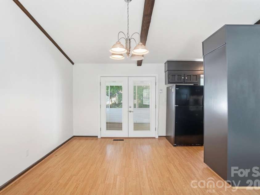 4604 Oakwood Circle, Gastonia, NC 28056.  MLS# CAR4389122, YatesRealty ID 28379. 