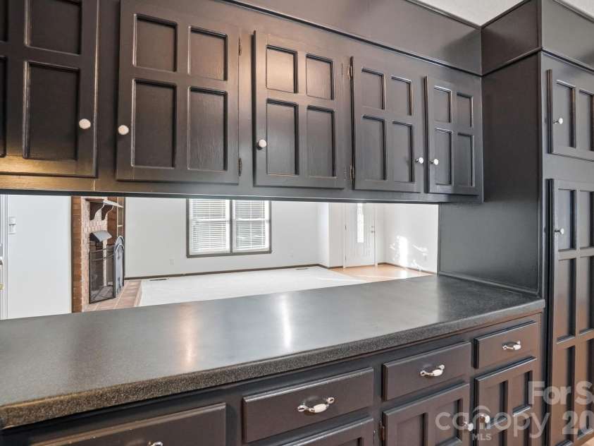 4604 Oakwood Circle, Gastonia, NC 28056.  MLS# CAR4389122, YatesRealty ID 28379. 