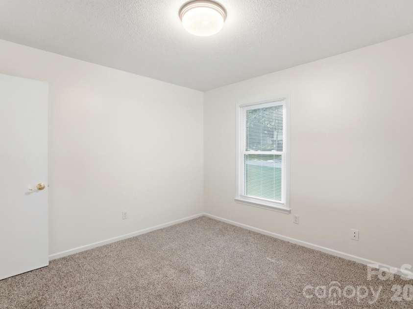 4604 Oakwood Circle, Gastonia, NC 28056.  MLS# CAR4389122, YatesRealty ID 28379. 