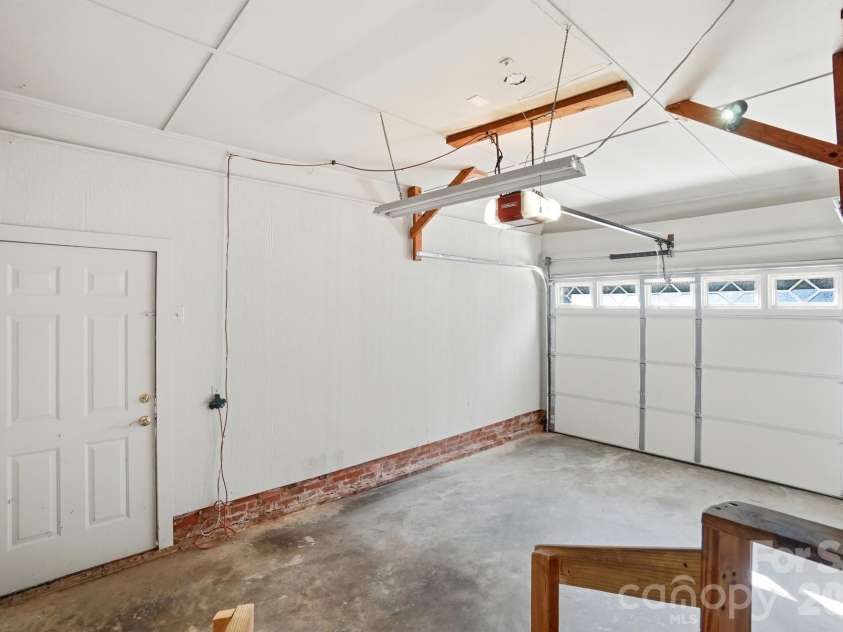 4604 Oakwood Circle, Gastonia, NC 28056.  MLS# CAR4389122, YatesRealty ID 28379. 