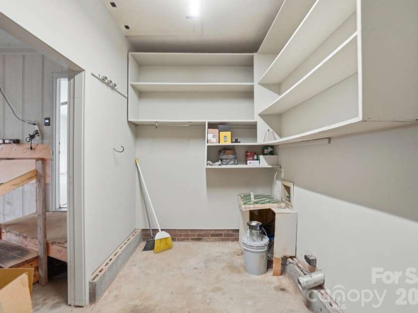 4604 Oakwood Circle, Gastonia, NC 28056.  MLS# CAR4389122, YatesRealty ID 28379. 