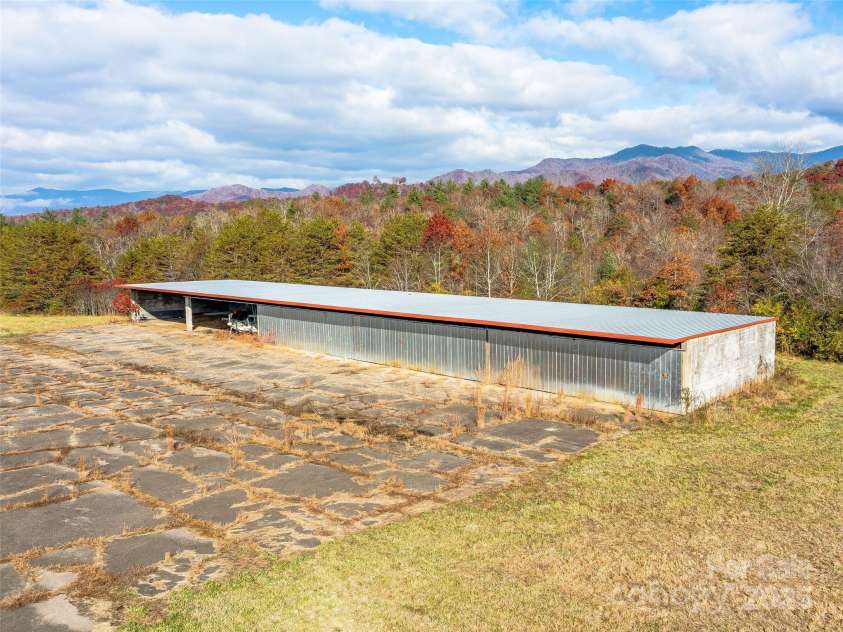 67 Lakeview Drive, Bryson City, NC 28713.  MLS# CAR4235115, YatesRealty ID 2838. 