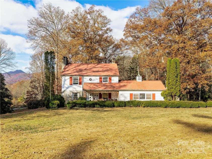 67 Lakeview Drive, Bryson City, NC 28713.  MLS# CAR4235115, YatesRealty ID 2838. 