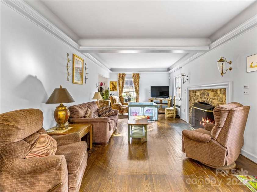 67 Lakeview Drive, Bryson City, NC 28713.  MLS# CAR4235115, YatesRealty ID 2838. 