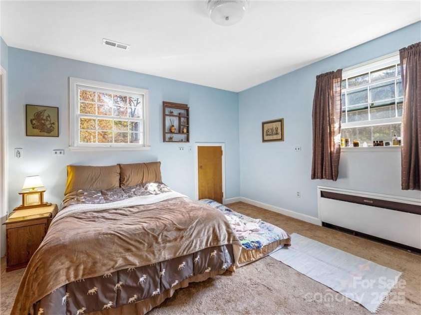 67 Lakeview Drive, Bryson City, NC 28713.  MLS# CAR4235115, YatesRealty ID 2838. 