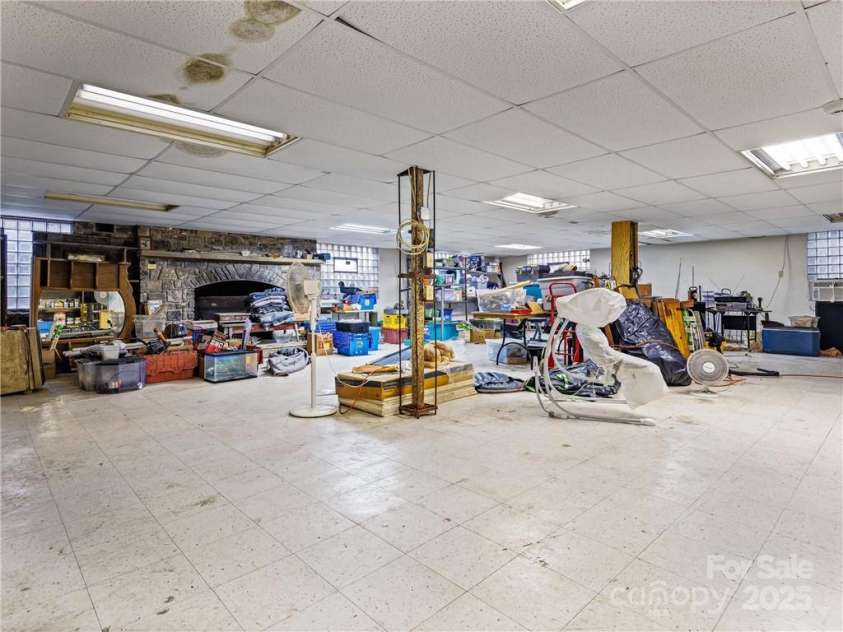 67 Lakeview Drive, Bryson City, NC 28713.  MLS# CAR4235115, YatesRealty ID 2838. 