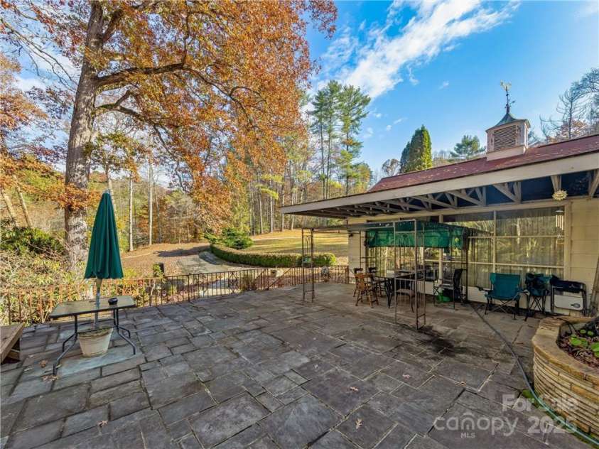67 Lakeview Drive, Bryson City, NC 28713.  MLS# CAR4235115, YatesRealty ID 2838. 