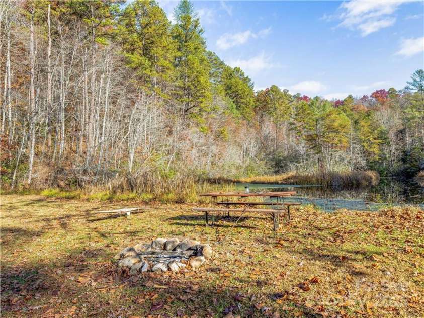 67 Lakeview Drive, Bryson City, NC 28713.  MLS# CAR4235115, YatesRealty ID 2838. 