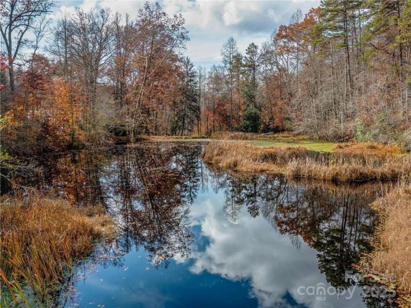 67 Lakeview Drive, Bryson City, NC 28713.  MLS# CAR4235115, YatesRealty ID 2838. 