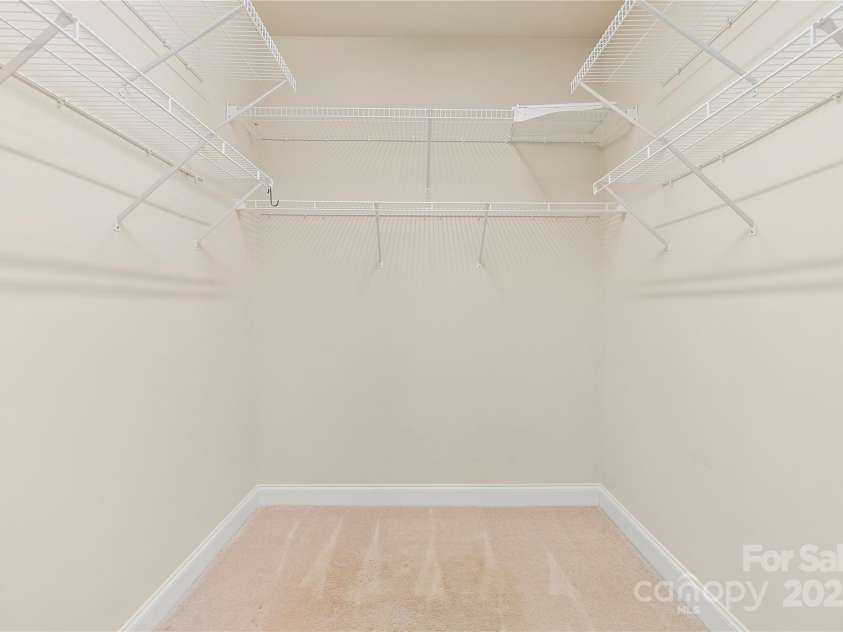 7208 Ogden Place, Denver, NC 28037.  MLS# CAR4318593, YatesRealty ID 2838. Primary Walk In Closet
