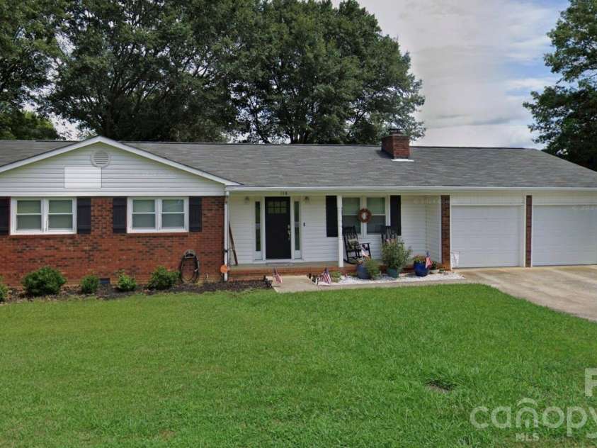 118 Douglas Heights Drive, Gaffney, SC 29341.  MLS# CAR4389493, YatesRealty ID 28380. 