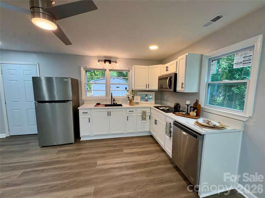 435 Club Drive, Gastonia, NC 28054.  MLS# CAR4385871, YatesRealty ID 28381. 
