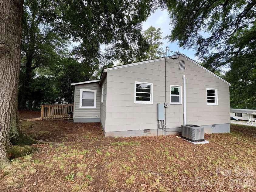 435 Club Drive, Gastonia, NC 28054.  MLS# CAR4385871, YatesRealty ID 28381. 