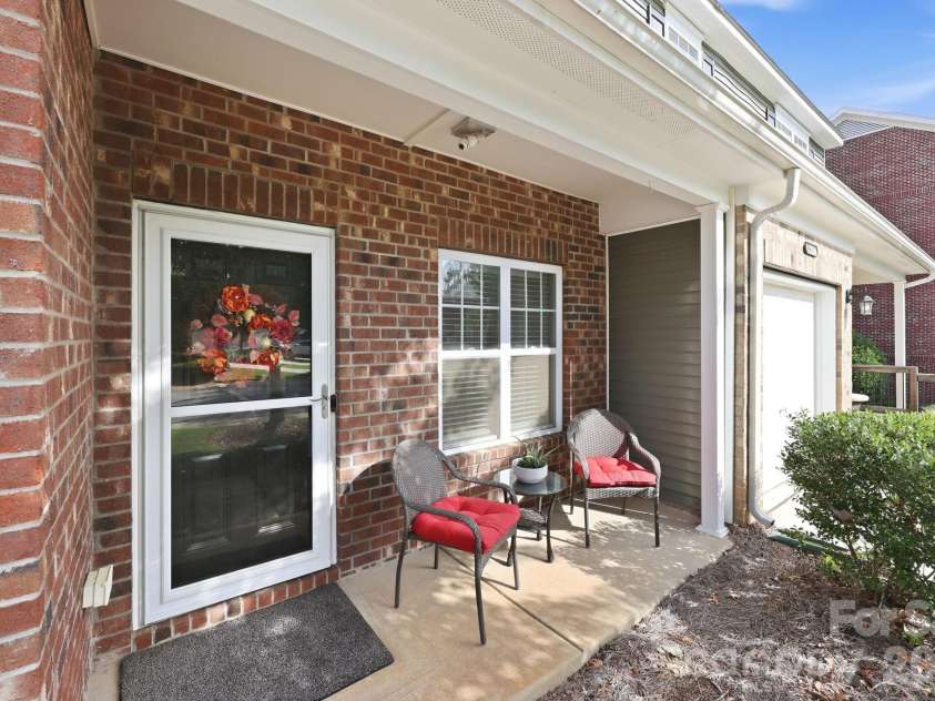 8413 Summerford Drive, Charlotte, NC 28269.  MLS# CAR4386373, YatesRealty ID 28383. 