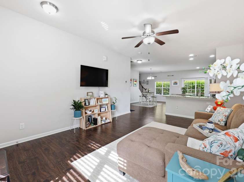 8413 Summerford Drive, Charlotte, NC 28269.  MLS# CAR4386373, YatesRealty ID 28383. 