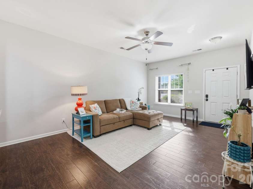 8413 Summerford Drive, Charlotte, NC 28269.  MLS# CAR4386373, YatesRealty ID 28383. 