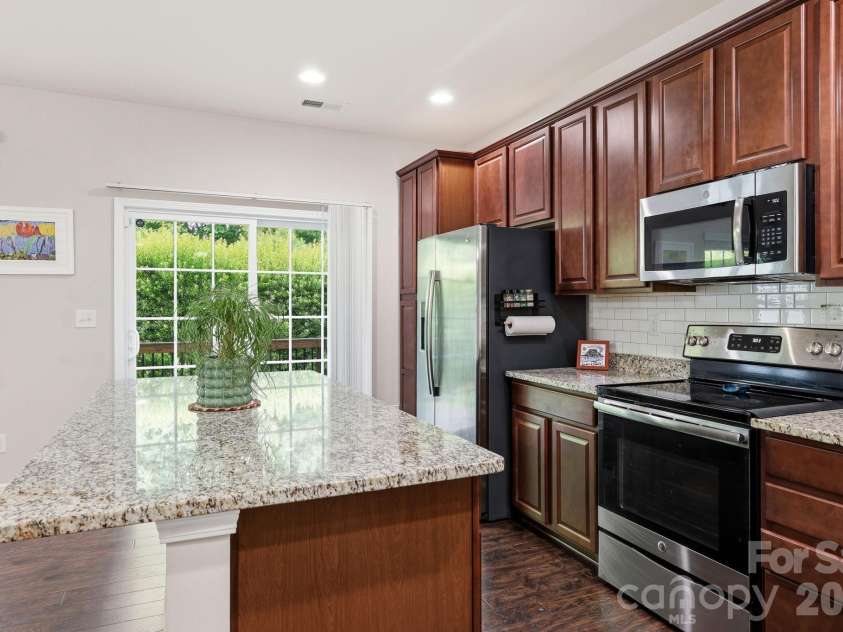 8413 Summerford Drive, Charlotte, NC 28269.  MLS# CAR4386373, YatesRealty ID 28383. 