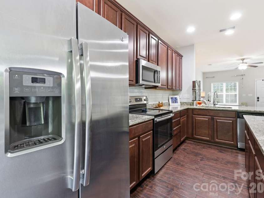 8413 Summerford Drive, Charlotte, NC 28269.  MLS# CAR4386373, YatesRealty ID 28383. 