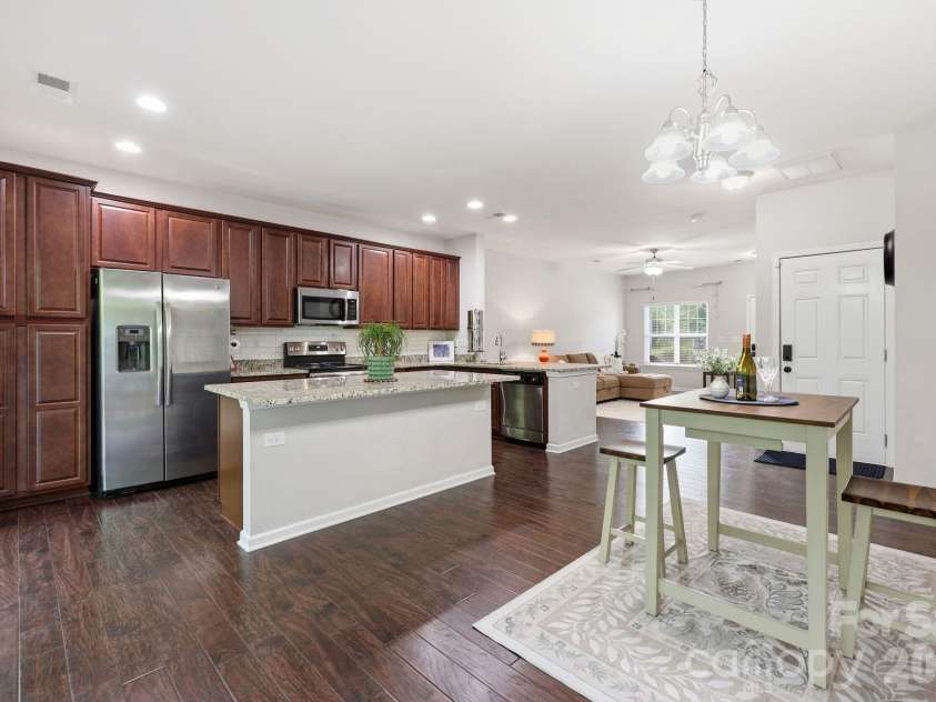 8413 Summerford Drive, Charlotte, NC 28269.  MLS# CAR4386373, YatesRealty ID 28383. 