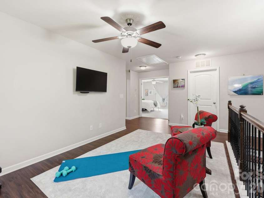 8413 Summerford Drive, Charlotte, NC 28269.  MLS# CAR4386373, YatesRealty ID 28383. 