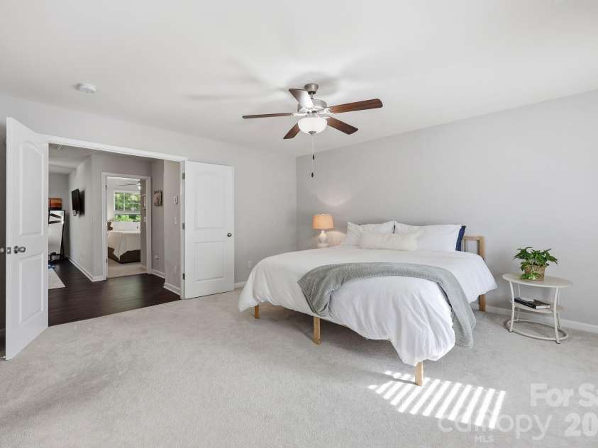 8413 Summerford Drive, Charlotte, NC 28269.  MLS# CAR4386373, YatesRealty ID 28383. 
