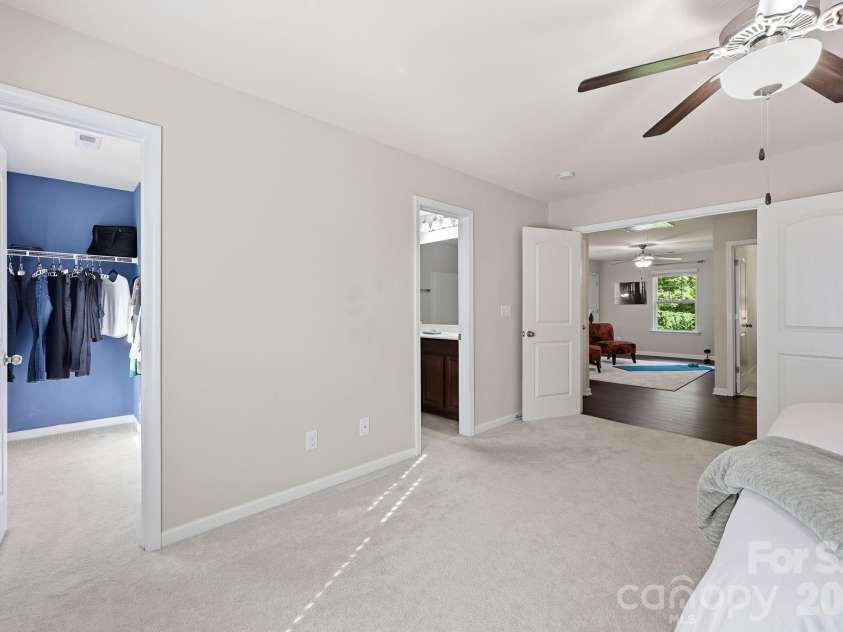 8413 Summerford Drive, Charlotte, NC 28269.  MLS# CAR4386373, YatesRealty ID 28383. 