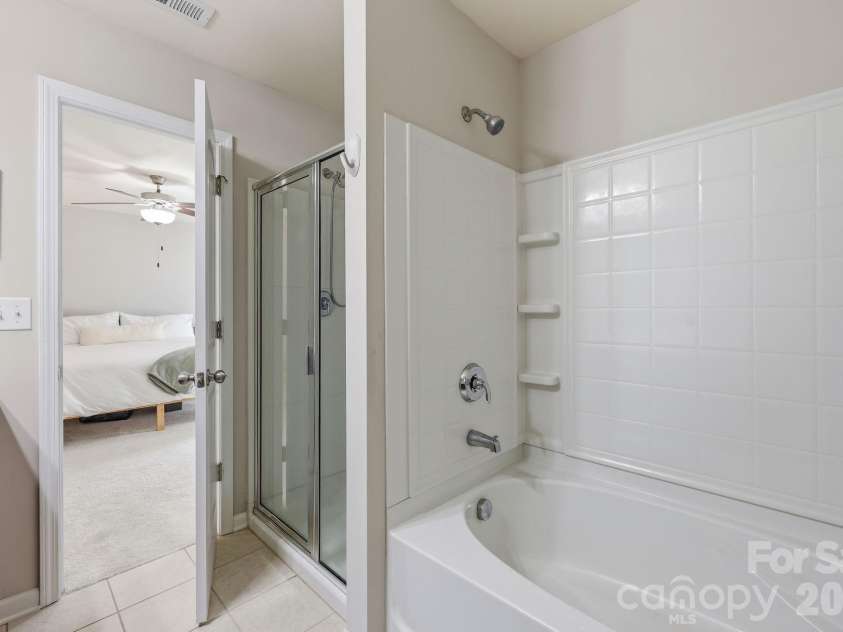 8413 Summerford Drive, Charlotte, NC 28269.  MLS# CAR4386373, YatesRealty ID 28383. 