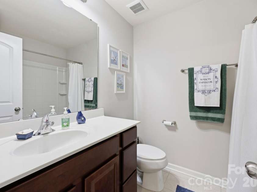 8413 Summerford Drive, Charlotte, NC 28269.  MLS# CAR4386373, YatesRealty ID 28383. 