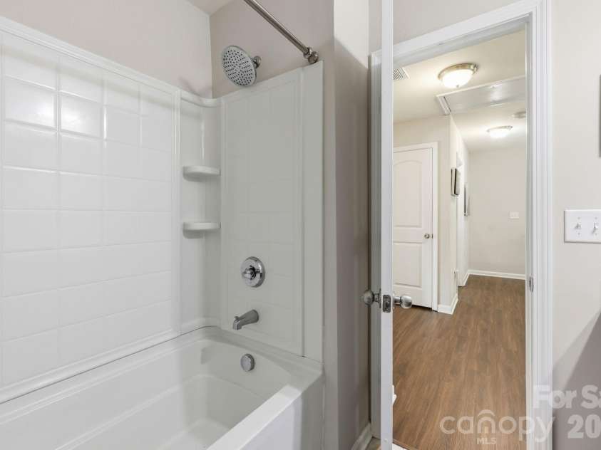 8413 Summerford Drive, Charlotte, NC 28269.  MLS# CAR4386373, YatesRealty ID 28383. 