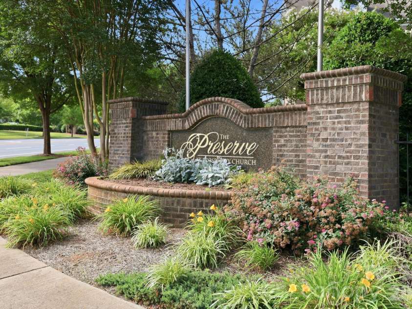 8413 Summerford Drive, Charlotte, NC 28269.  MLS# CAR4386373, YatesRealty ID 28383. 